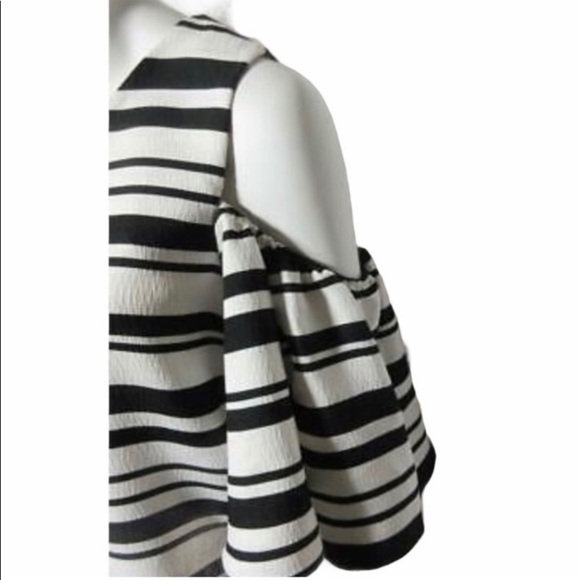 Akita Cut out Top Stripe Black White Size M - Picture 2 of 8